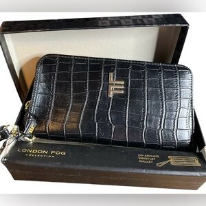London Fog Black Croc-Embossed Wristlet Wallet NWT